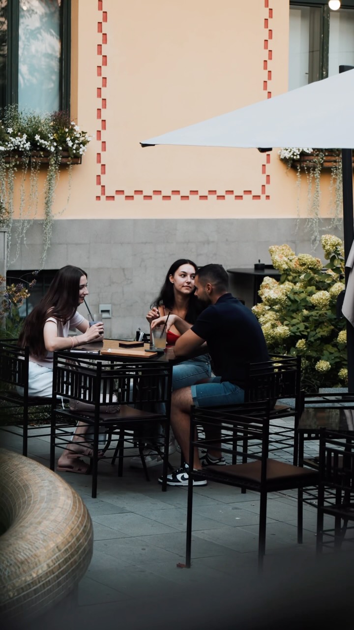 O zi la Street Coffee Casa Darvas